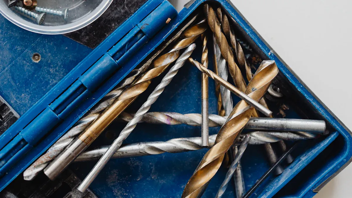 What is a bolt extractor set and how does it work? 2 How Does a Bolt Extractor Work?